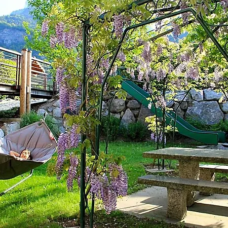 Western Pays Du Mont Blanc سالونش
